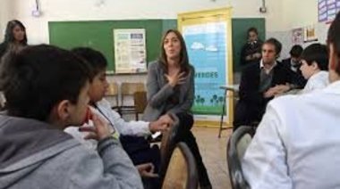 15% de aumento y un único pago de $4500 a los  docentes titulares que no faltaron en el 2017