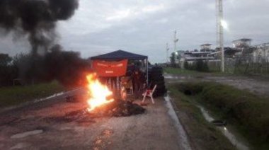 Trabajadores de Bio Ramallo resisten despidos y represión policial