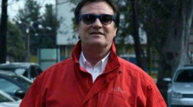 Menos problemas para muchos, Adelmar Gutiérrez libre