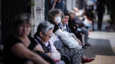 Con DNI terminados en 9, cobran hoy jubilados y pensionados 