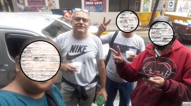 José Martínez de Barrios de pie, denunciado