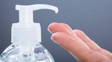 ANMAT prohibió un alcohol líquido y en gel que se vendía en redes sociales