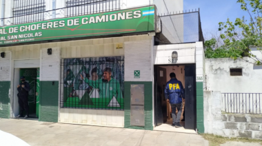 Allanaron el Sindicato de Camioneros por una causa de extorsión