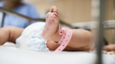 Aseguran que disminuyó la mortalidad infantil, pero aumentó la materna