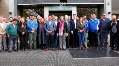 La Justicia dio curso al amparo de 500 intendentes contra el DNU de Milei