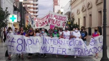 Masiva marcha en conmemoración al día de la Mujer