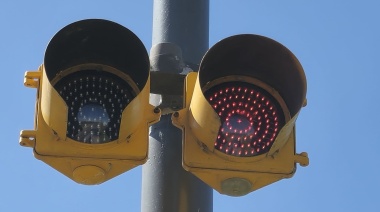 El municipio colocó intermitentes en la ruta de la costa y acceso a Villa Ramallo