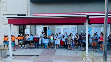 El Poeta. Trabajadores y trabajadoras gastronómicos en la calle