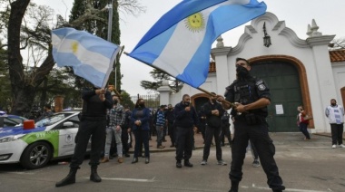 Retiran de servicio a 400 policías bonaerenses y podría haber desafectaciones