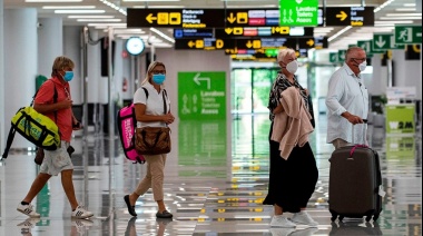 Se aplicarán multas de más de $4 millones a los viajeros que no cumplan el aislamiento