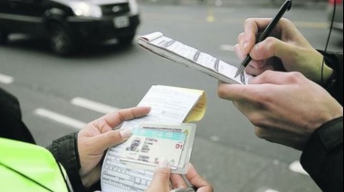 ¿Se puede renovar el carnet de conducir con multas impagas?