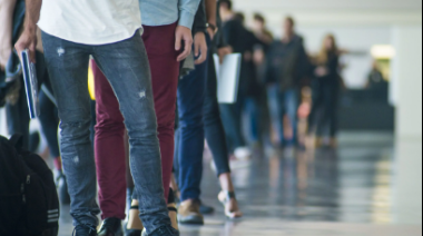 Se duplicó la cantidad de personas que cobran seguro de desempleo
