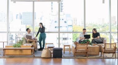 El nuevo dilema del mercado laboral: 8 de cada 10 jóvenes de la Generación Z no volverían a la presencialidad plena