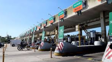 Milei y Caputo lanzan nuevas concesiones viales: más peajes, tarifas más caras y ayuda estatal para constructoras