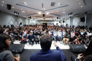 Kicillof defendió la salud mental como política de Estado y lanzó un Consejo Joven